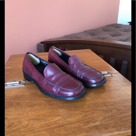 EDDIE BAUER dark red leather loafers - Picture 2 of 7